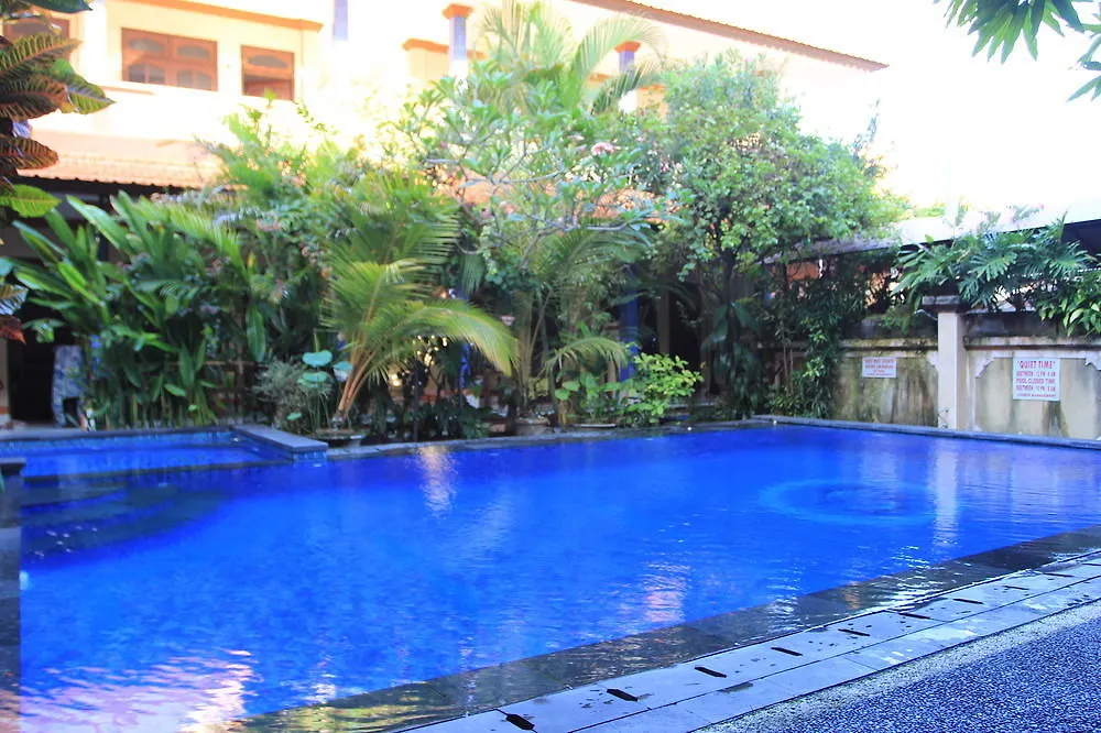 Cempaka 3 Losmen Kuta Lombok Vendégház